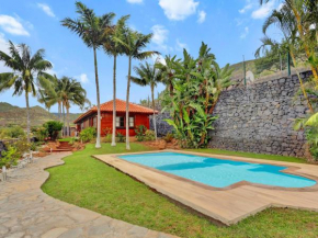 Wooden House with Private Pool Lush Garden